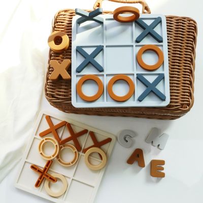 MOQ 50 Sets Silicone XO Tic Tac Toe Puzzle Aanpasbaar Logo Kleuren BPA Gratis CE Certificaat Silicone Speelgoed