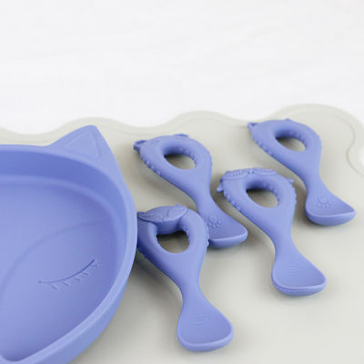 De nieuwe van het de Lepelvoedsel van de Aankomstbaby Lepel van het de Rangsilicone met de Vriendschappelijke Jonge geitjes die van Peutereco Baby de Dierlijke Lepel van het Stijlsilicone voeden