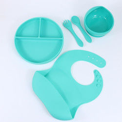 Custom Pantone Kleur siliconen dinerset 5pcs Silicone Zuig Afstoten Set Food Grade Materiaal OEM ODM