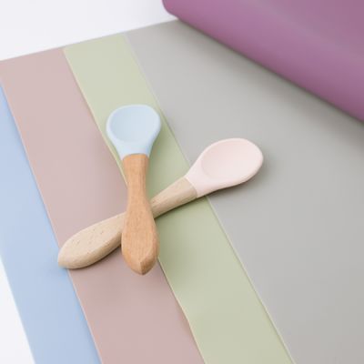 Van de Misstapjonge geitjes van BPA de Vrije mat van de het Siliconeplaats niet Kleurrijk met de Aangepaste mat van het de matbureau van de Embleemlijst