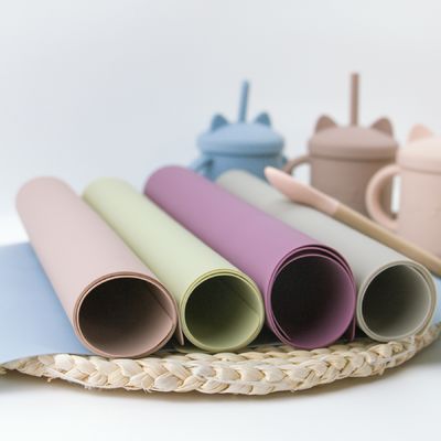 Van de Misstapjonge geitjes van BPA de Vrije mat van de het Siliconeplaats niet Kleurrijk met de Aangepaste mat van het de matbureau van de Embleemlijst