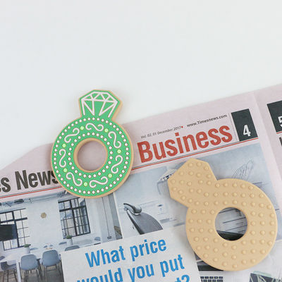 Beeldverhaal Diamond Silicone Baby Teether, de niet Giftige Ringen van het Siliconetandjes krijgen