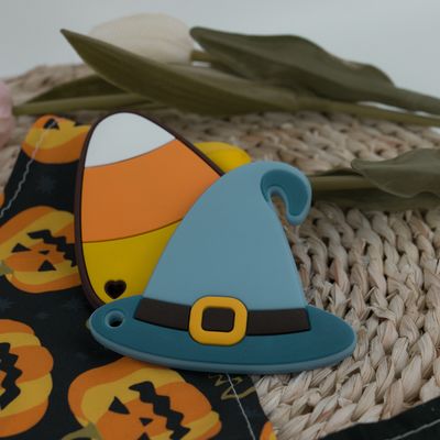 Kleurrijk Halloween-Silicone Teether met de Vorm van het het Suikergoedgraan van de Heksenhoed