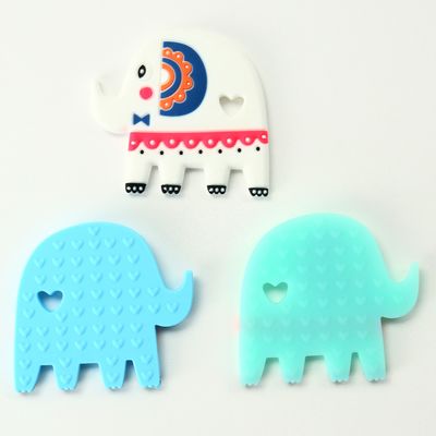 Van het de Rangsilicone van het olifantsvoedsel de Baby Teether BPA Vrij met past Embleem aan