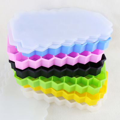 OEM van het Ijsblokjetray with lid honeycomb shape van pvc Vrije Zachte Rubber