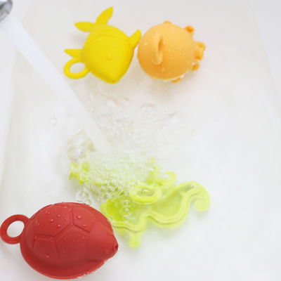 De NIEUWE jonge geitjes die van aankomstkinderen van het speelgoedbpa van het badsilicone van de het voedselrang vrij van het het tandjes krijgensilicone het waterspeelgoed drijven