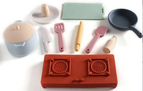 2023 NIEUWE AANKOMSTbaby die het voedselrang van BPA vrije het koken het stuk speelgoed van het keukensilicone giftreeksen spelen