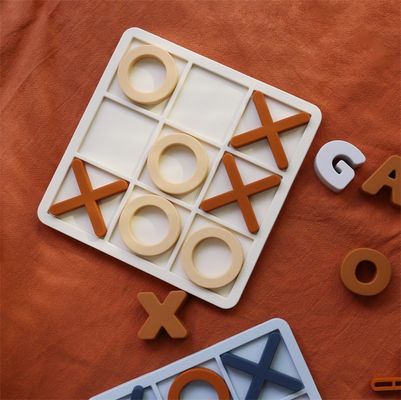 MOQ 50 Sets Silicone XO Tic Tac Toe Puzzle Aanpasbaar Logo Kleuren BPA Gratis CE Certificaat Silicone Speelgoed