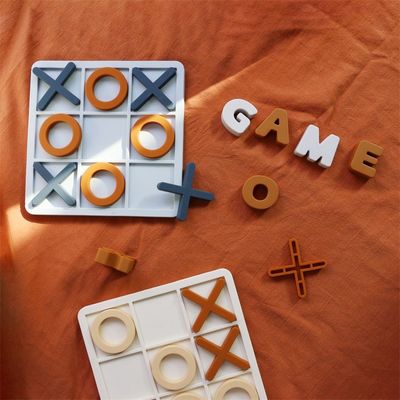 MOQ 50 Sets Silicone XO Tic Tac Toe Puzzle Aanpasbaar Logo Kleuren BPA Gratis CE Certificaat Silicone Speelgoed