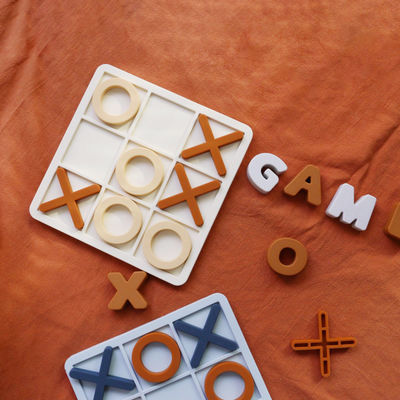 MOQ 50 Sets Silicone XO Tic Tac Toe Puzzle Aanpasbaar Logo Kleuren BPA Gratis CE Certificaat Silicone Speelgoed