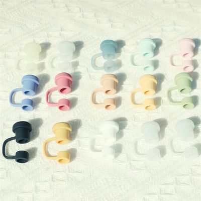 Op maat gemaakte siliconen strooptoppers voor tumblers siliconen stroopkappen pvc vrij bpa vrij