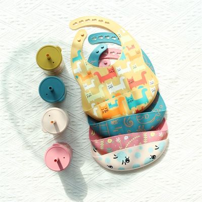OEM Makkelijk schoon te maken siliconen baby-bibb voor 0-4 jaar oud babyvoeding Printing siliconen bibb cup