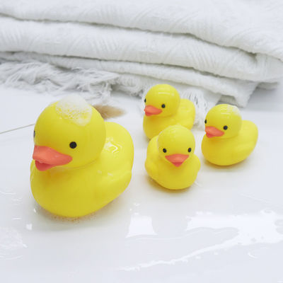 Silicone fabriek op maat ODM OEM baby bad speelgoed PVC vrij BPA vrij veilig materiaal 100% siliconen eenden speelgoed