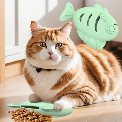 Groothandel kleurrijke BPA-vrije voedselkwaliteit Silicone Huisdier Training Hond Visvorm Speelgoed Snack Slow Leak Silicone Feeder Vis Speelgoed